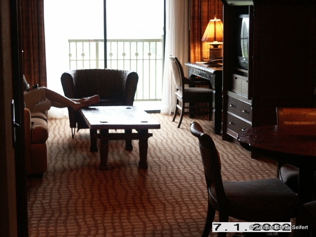 One-bedroom Suite living room